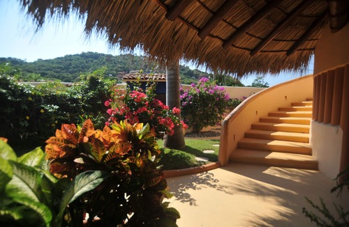 Playa Las Gatas Apartment | El Cedro Deluxe Suite w/Kitchenette at Villas Los Arcos by Playa La Ropa