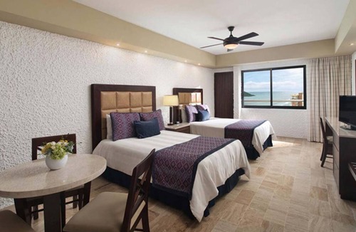 Zona Dorada Resort | El Cid El Moro - Luxury Suite in Mazatlán - optional all-inclusive