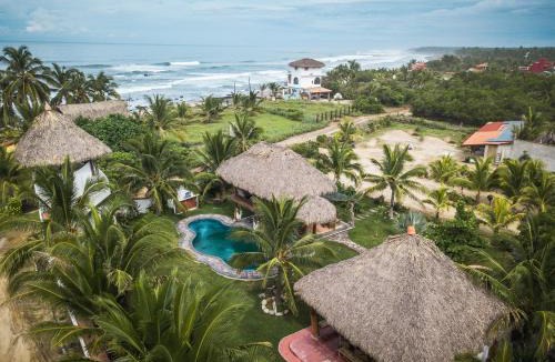 Troncones Resort | El MURO MAJAHUA RETREAT CENTER