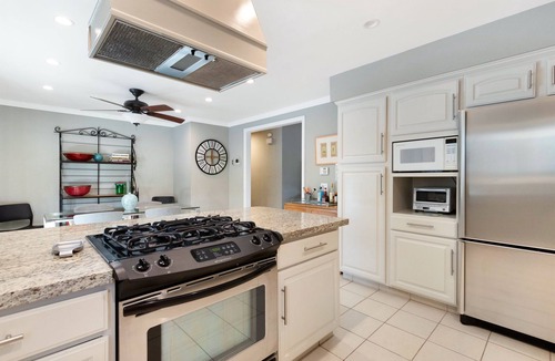 Palm Desert House | El Paseo Private Pool Home. Enjoy the desert's finest shopping and dining