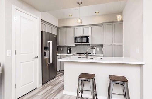 Desert Ridge Condo | Elegance at Desert Ridge - Spacious Townhome