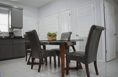 Weslaco Apartment | Elegant Apartment 10 min to Mercedes Outlets