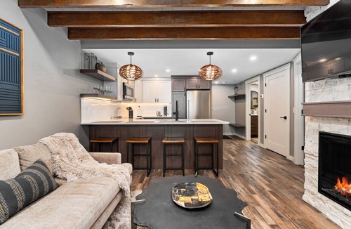 Duluth Apartment | Elegant Duluth Suite/15 min Drive to Access Canal Park/Easy, Close Parking!