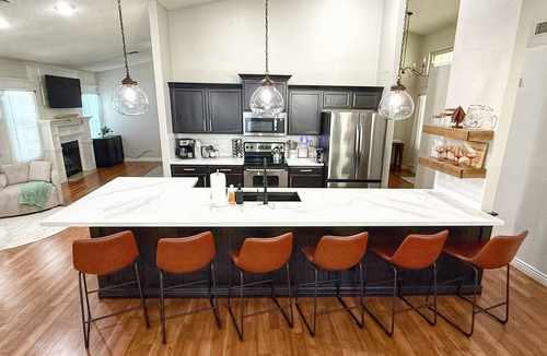 Gilbert House | Elegant & Escape w/Pool! Cozy Family-Friendly Home w/Foosball