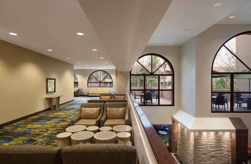 Tempe Hotel | Embassy Suites by Hilton Phoenix Tempe