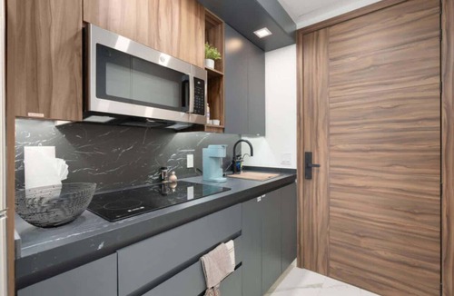 Centro Apartment | Encantame Soleil studio lock off sleeps 4