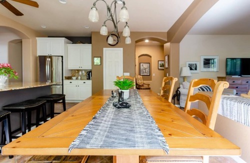 Tramonto House | Enjoy a family home away from home. Fire Pit,BBQ, views, trails, community pool!