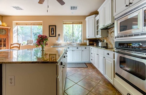 Tramonto House | Enjoy a family home away from home. Fire Pit,BBQ, views, trails, community pool!
