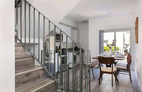 Westlake House | Enjoy Stylish 4BR Townhouse, Sleeps 9 with Wi-Fi