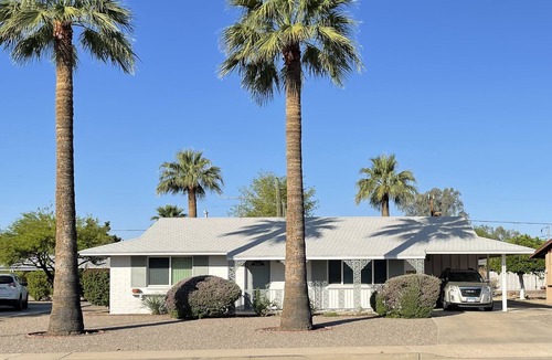 Sun City House | Enjoy the abundant AZ sunshine and sleep like royalty at night!