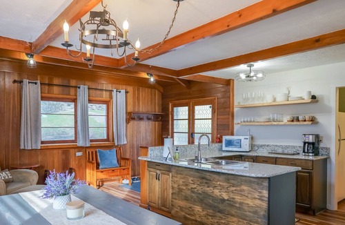 Harrison House | Epic Lake Views- Harrison Home
