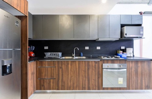 Monterrey Apartment | ¡Equipado & Moderno! Wifi/3 personas