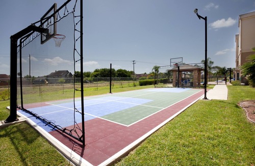 Brownsville Condo | Equipped King Suite | Free Daily Breakfast, Pool + Business Center