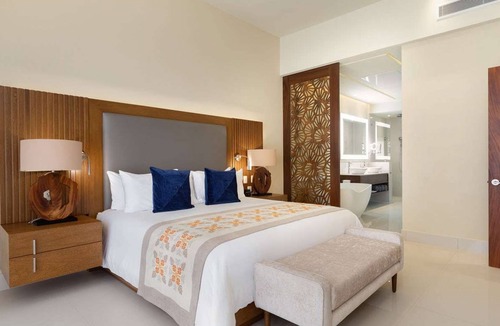 Cabo San Lucas Resort | Escape to the Beach - Villa La Valencia Beach Resort & Spa