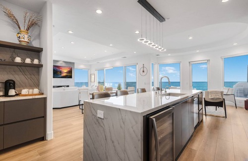 Central Malibu Villa | Escondido Escape - Modern Tri-level Mediterranean Beachfront Home