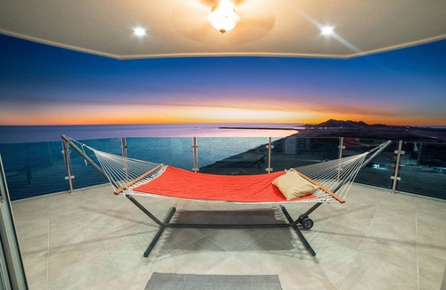 Sandy Beach Condo | Esmeralda Beach Resort 3 Bedrooms Condo B 902
