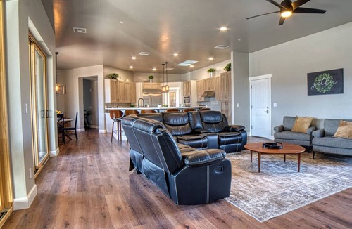 Tucson House | Event Ready Spacious Tucson Villa w/Private Pool