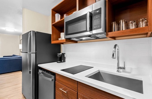 Yuma Hotel | Everhome Suites Yuma East I-8 by Choice Hotels