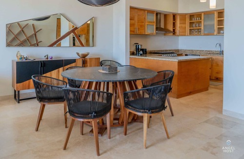 La Paz Condo | Everything Nearby: Beach, Pool, Gym, Tennis