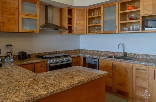 La Paz Condo | Everything Nearby: Beach, Pool, Gym, Tennis