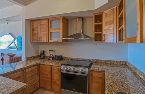 La Paz Condo | Everything Nearby: Beach, Pool, Gym, Tennis
