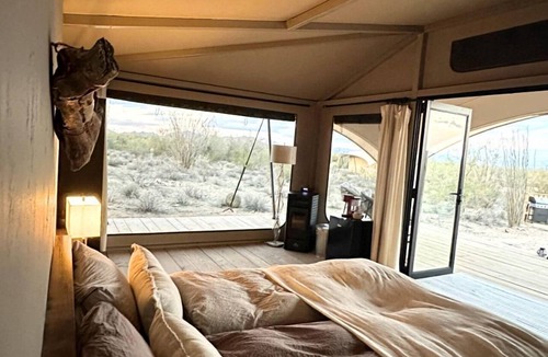 Marana RV Rental | Exclusive Luxury Glamping Retreat with Stargazing & Desert Trails near Saguaro National Park, Arizona