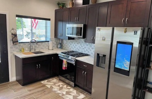 East San Gabriel Apartment | Experience LA vibes near L.A. + Pool and Spa