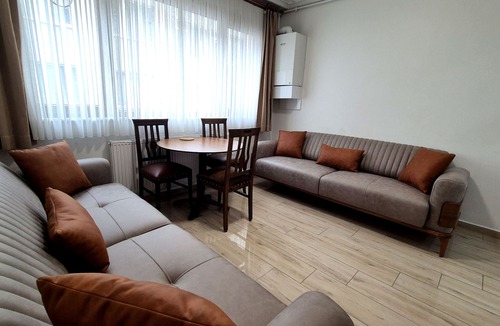 Cihangir Apartment | Explore Istanbul Cihangir Flat near Public Transit