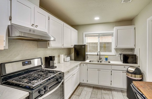 Compton Condo | Explore LA & Long Beach: Compton Condo w/Patio