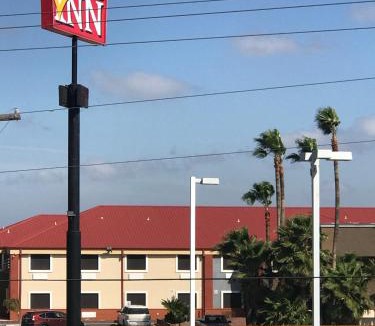 Weslaco Hotel | Express Inn Weslaco/Mercedes