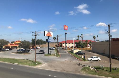 Weslaco Hotel | Express Inn Weslaco/Mercedes
