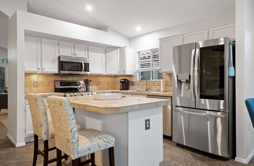 Paradise Valley Village House | Fall Specials - Heated Pool w/Waterfall and Hot Tub! 4 Luxury Bedrooms