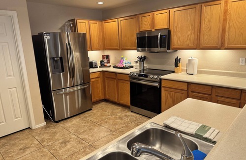 Surprise Farms House | Family-Friendly 4BR Retreat w Pool & Backyard Oasis – Surprise AZ