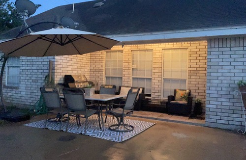 McAllen House | Family Friendly Gem with Patio