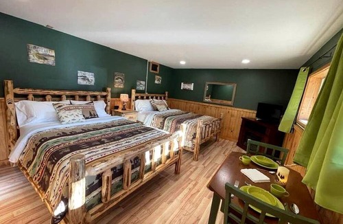 Thompson Falls Cabin | Family-Friendly Cabin Suite Rental near Thompson Falls, Montana