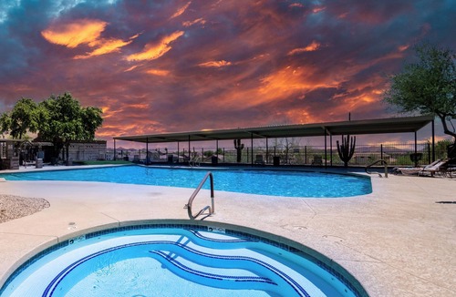 Tramonto House | Family home Pool + Hot Tub King Suite near Mayo Clinic, Hiking, Parks, pets,WiFi