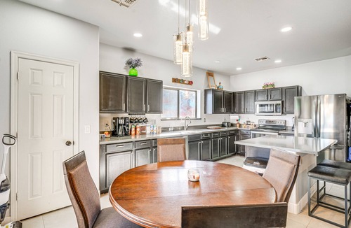 Alta Vista Estates House | Family Home w/Community Perks in Peoria