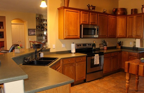 Wittmann House | Family Oasis: Pool, Jacuzzi, 5 BR, Basketball Court & Desert Access!