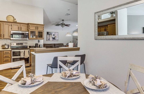 Avondale House | Family & Pet Friendly! Desert Oasis in Avondale