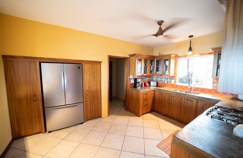 Vinorama House | Fantastic Beachfront property with infinity pool, private beach & AC!