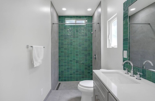 The Flats Apartment | Fantastic Beverly Hills Guesthouse with Yard