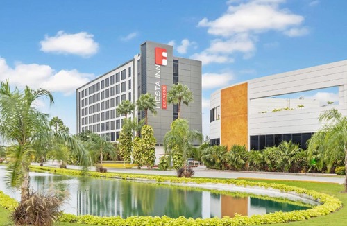 Cancun Hotel | Fiesta Inn Express Cancún Cumbres