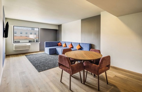 San Nicolas de los Garza Hotel | Fiesta Inn Monterrey La Fe