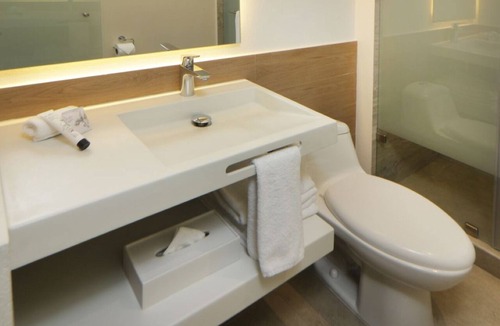 Providencia Hotel | Find Relaxation and Comfort in a Vibrant Guadalajara Room - 3 Units
