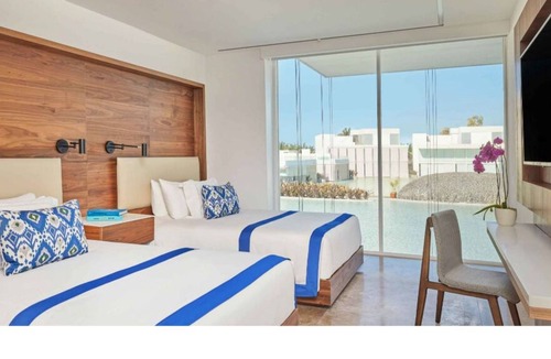 Zona Hotelera House | Four Bedroom Waterside Villa + Nanny Bedroom