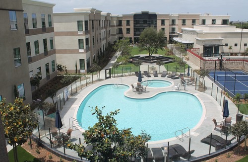 Bressi Ranch Apartment | Free Breakfast Included! Pool & Hot Tub Access | King Studio