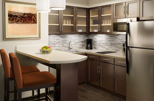 Gilbert Apartment | Free Breakfast. Outdoor Pool, Hot Tub, Gym. Enjoy the Best of Phoenix!
