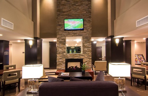 Bressi Ranch Apartment | Free Breakfast, Pool & Hot Tub | King Studio Just 4-Minutes from the Airport