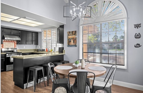 Mesa House | Free Heated Pool, Game Room, Fire-Pit, BBQ, Luxury Home