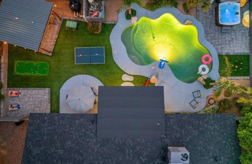 East Mesa House | Free Heated PoolHot TubKing BedSwing SetGames